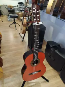 خرید گیتار ریموندو 126